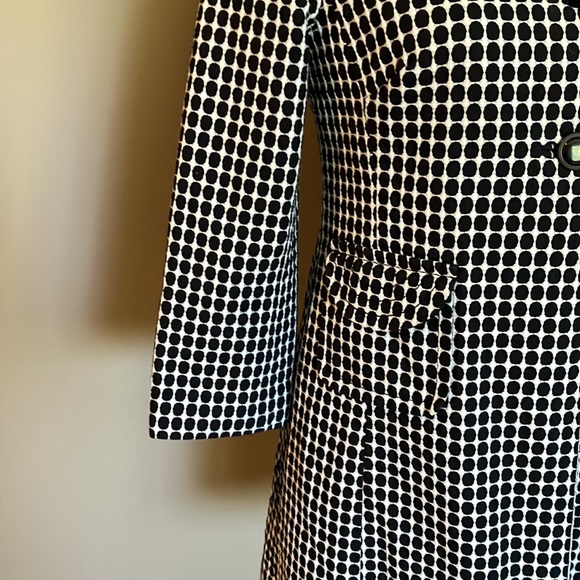 Fabulous black and white car coat/blazer. - Picture 5 of 16